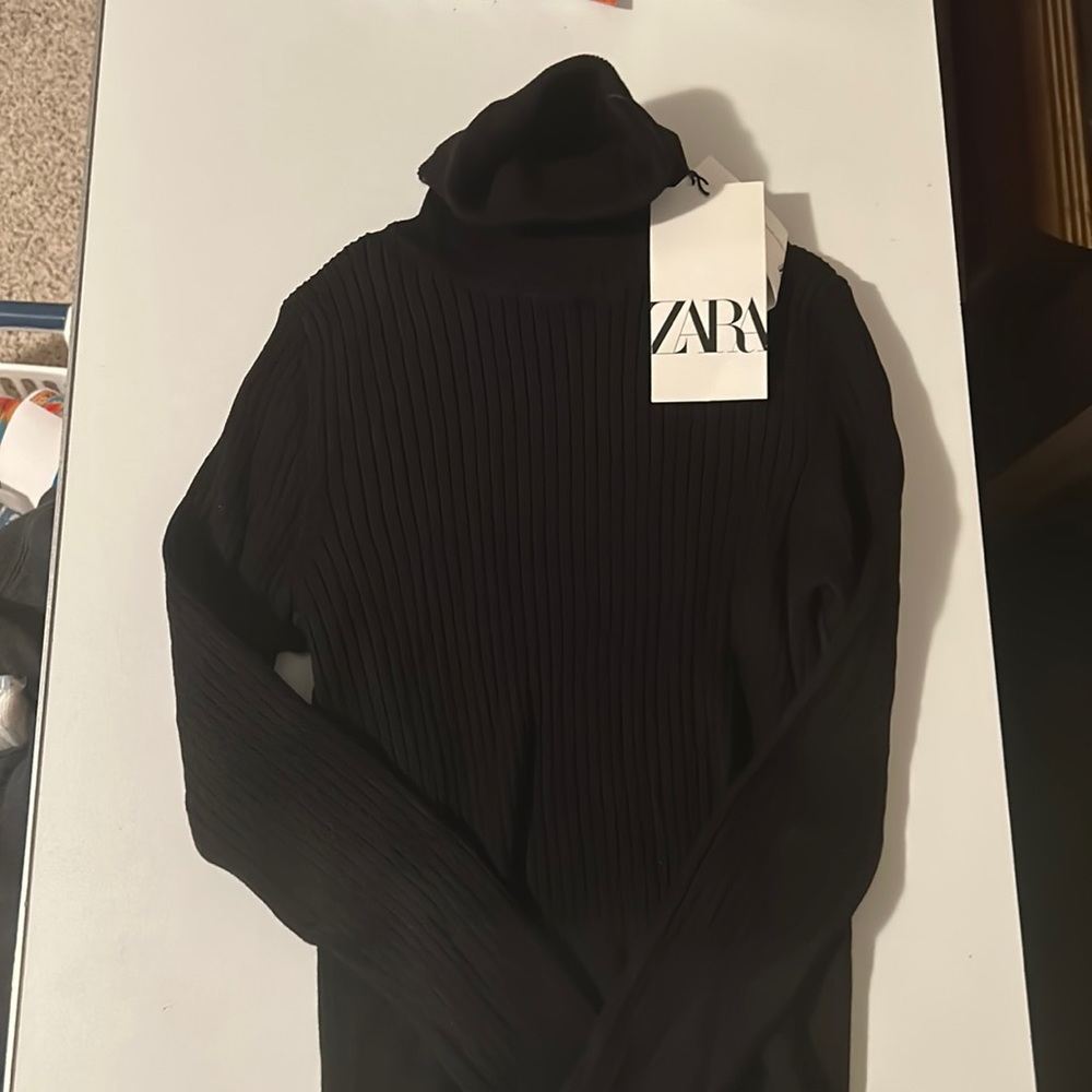 Black long sleeve turtle neck